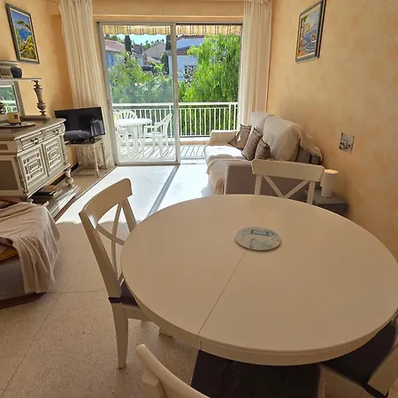 Climatise Centre-ville, Vue - 4 Pers. - Fr-1-780-99 * Sainte-Maxime